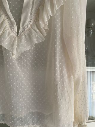 Camisa Zara plumeti volantes