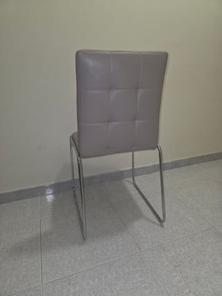 6 eleganti sedie in pelle