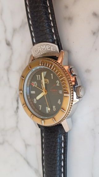 Reloj Camel Trophy Oro y Negro