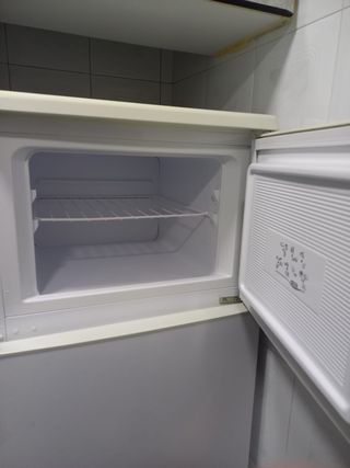 Nevera Benavent Blanca