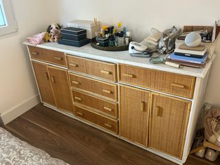 Cómoda de bambú y mimbre