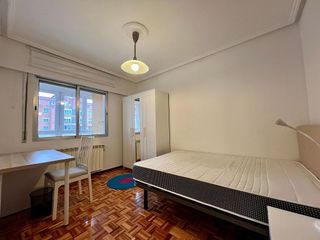 Piso en alquiler en Plaza España - Villa Pilar - Reyes Católicos - Vadillos en Burgos