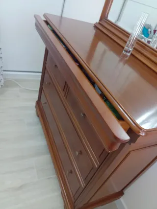 Cómoda de Cerezo con Espejo