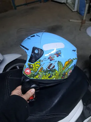 Casco infantil azul con dibujos talla YM 51-52cm