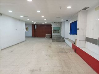 Local comercial en venta en Universidad en Getafe