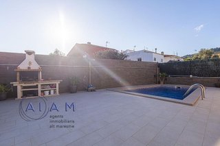 Chalet en venta en Les Creus-Can Feliu de Merola-Can Moré en Pineda de Mar