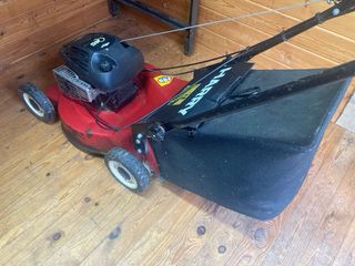 Cortacésped Harry Briggs & Stratton