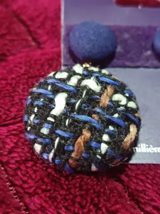 Pendientes estilo botón