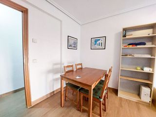 Piso en alquiler en Valdeacederas en Madrid