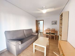 Piso en alquiler en Valdeacederas en Madrid