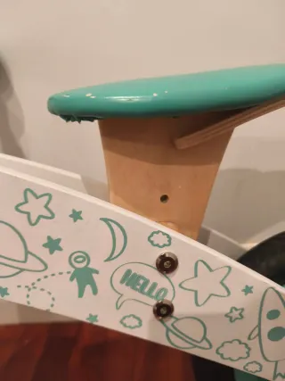 Bicicleta de madera infantil