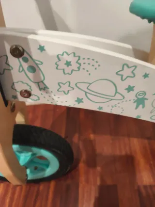 Bicicleta de madera infantil