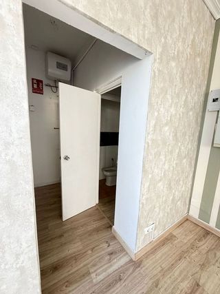 Local comercial en venta en Velilla de San Antonio
