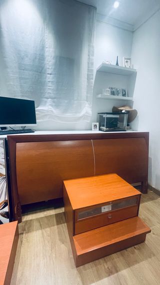 Cabezal madera 1.50m + mesita noche