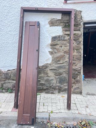 Puerta Madera Tropical 233x121