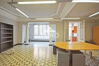 Oficina en alquiler en La Dreta de l'Eixample en Barcelona