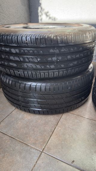 4 Neumáticos Nexen 235/50/18 101W con 12000 km