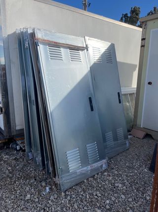 Puertas metálicas trastero nuevas