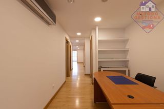 Oficina en venta en Castilla - Hermida en Santander