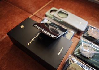 Huawei Mate 70 Pro + Extras