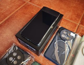 Huawei Mate 70 Pro + Extras