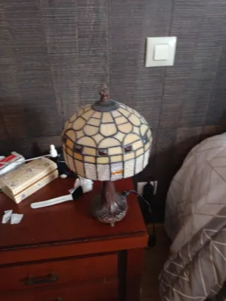 2 Lampade da comodino Tiffany in cristallo e metallo