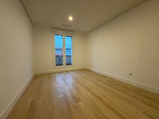 Ático en alquiler en Nueva España en Madrid