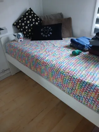 Cama individual con cajones