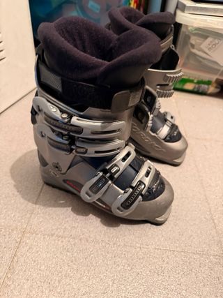 Botas de esquí Nordica. Talla 23