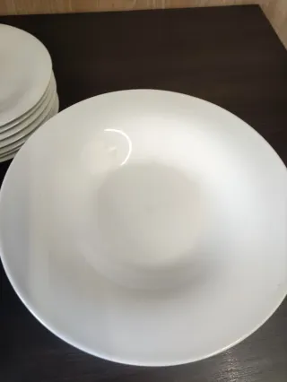 Vajilla de porcelana blanca