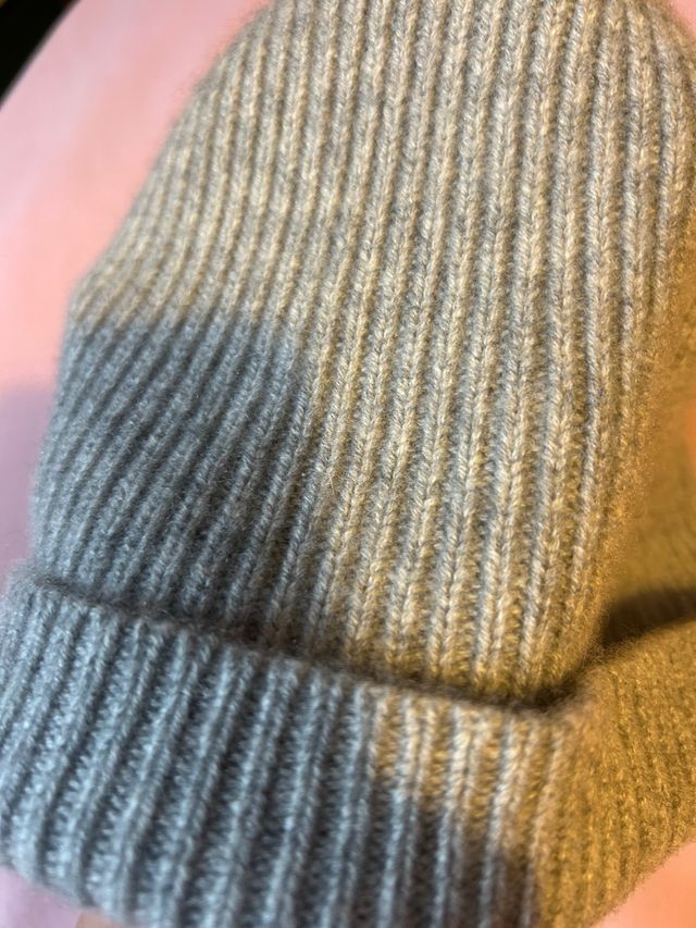 Gorro Uniqlo 100% Cachemira Gris Nuevo