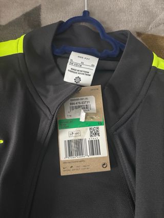 Chándal Nike Dry Fit Negro y Verde.