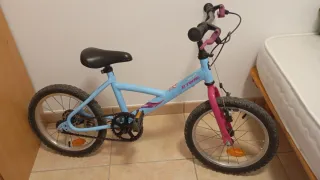 Bicicleta infantil azul y rosa