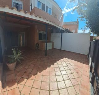 Casa adosada en alquiler en Casco Antiguo en Mairena del Aljarafe