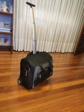 Maleta de mano con ruedas