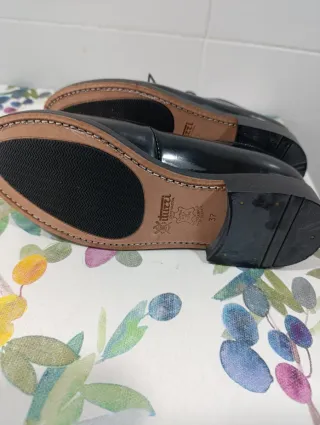 Zapatos Iturri negros para pantalón