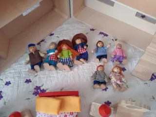 Casa de muñecas Montessori de madera