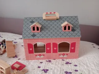 Casa de muñecas Montessori de madera