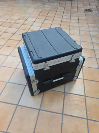 Rack DJ Negro y Plateado