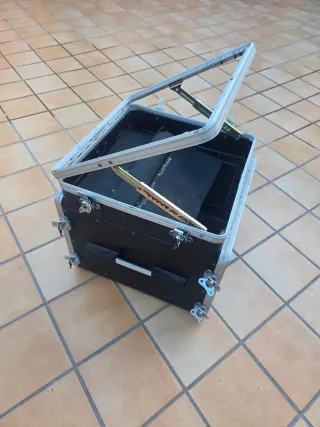 Rack DJ Negro y Plateado