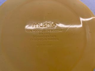 Pack Plato Mushie y babero Liewood