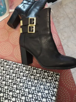 Stivaletti neri in pelle donna