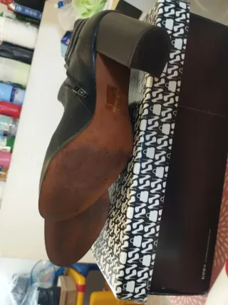 Stivaletti neri in pelle donna