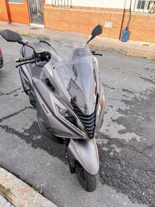 Maxi Scooter 125cc en buen estado