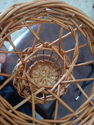 Soporte para peluca de mimbre