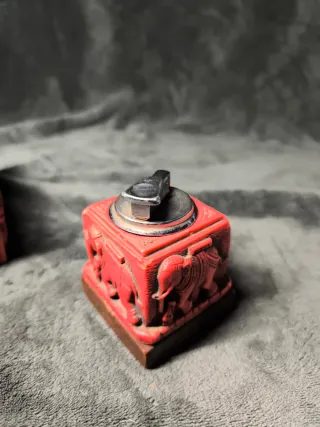 Juego Cenicero y Encendedor Decorado Elefantes