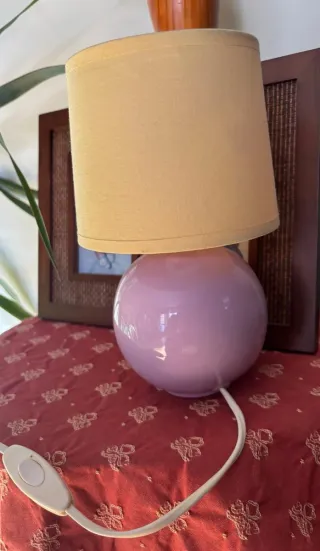 Lámpara lila pantalla 25cm de alto Zara Hom