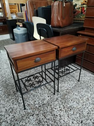 PAR DE MESITAS DE NOCHE DE FORJA