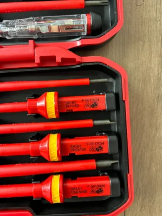 Juego de destornilladores aislados