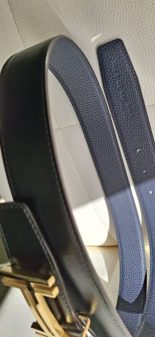 Cintura Hermès fibbia H Au Carre dorata,blu Nero